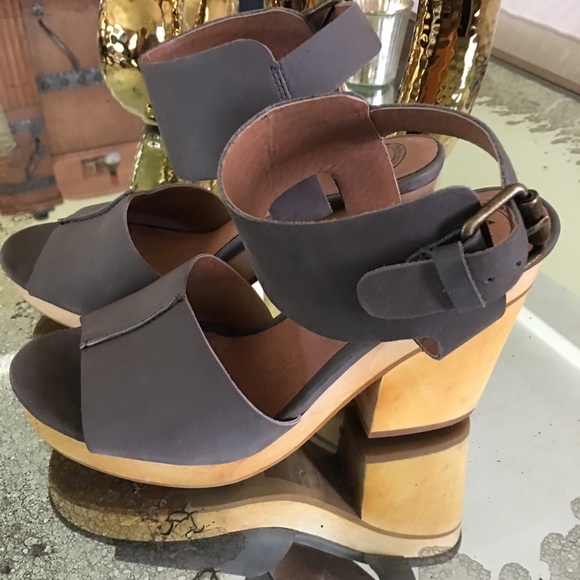 Anthropologie Gee Wana Wensum Grey Clog - Picture 2 of 8
